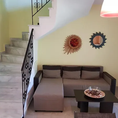 Stellas House *